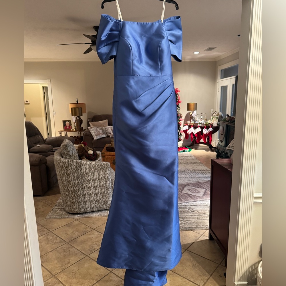 Elegant Blue Evening Gown